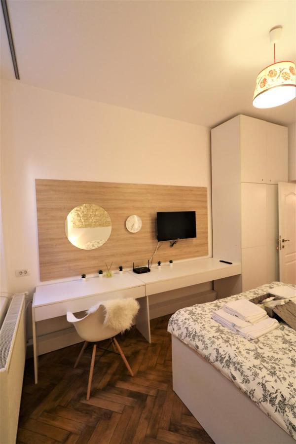 Cozy Old Town Apartment - Free Minibar 부쿠레슈티 외부 사진